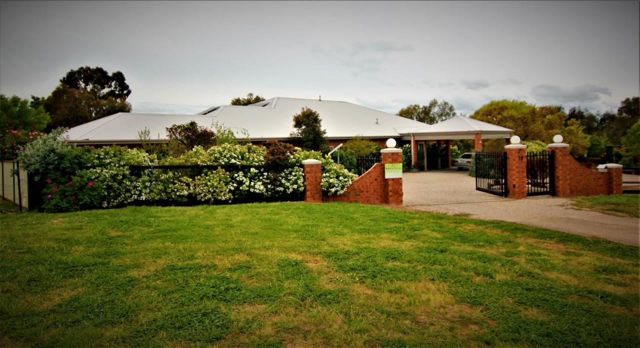 Barklysuites Apartments Rutherglen Bagian luar foto